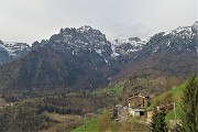 15 Dal Cantello vista su Grasso e da sfondo la rocciosa Cornetta